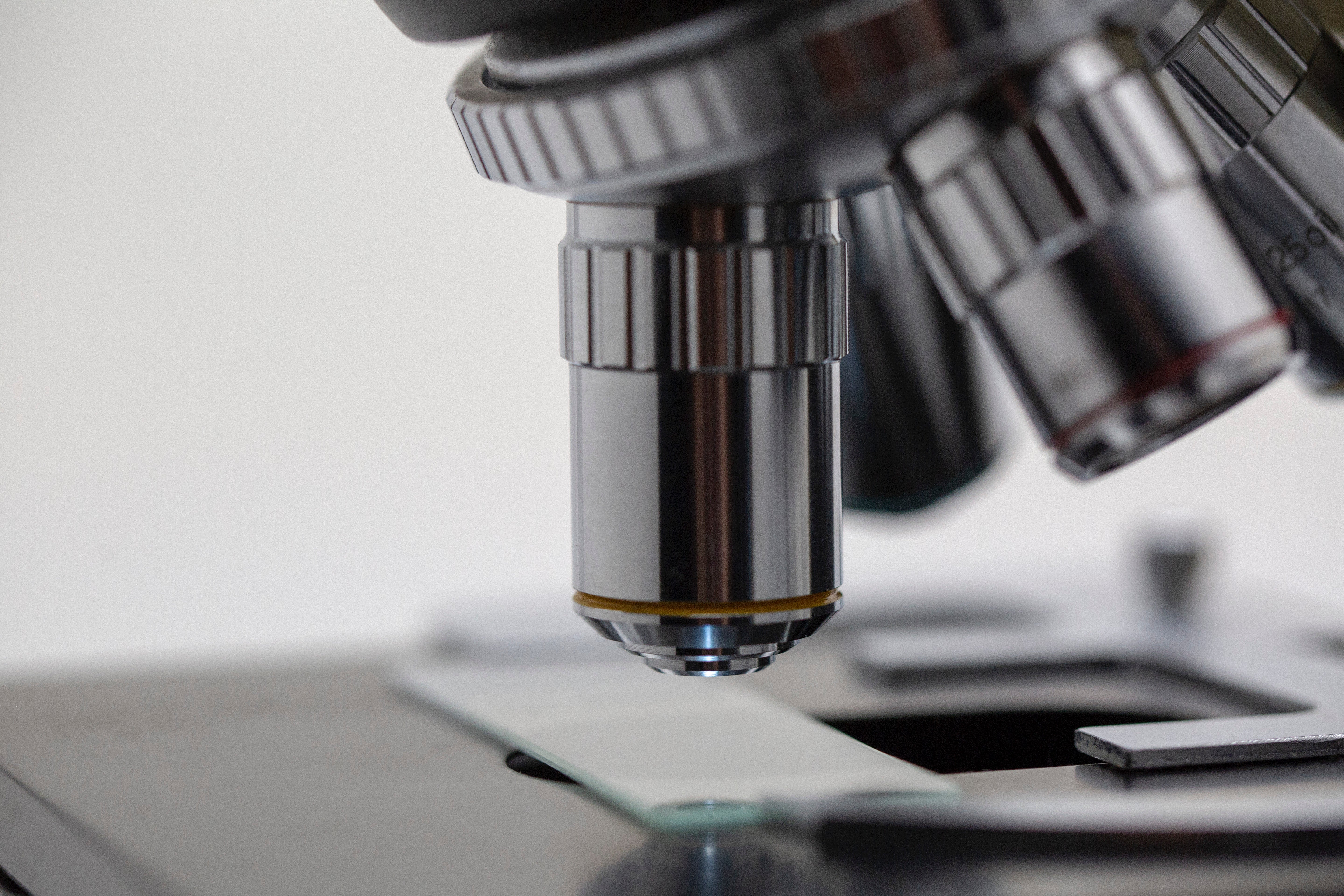 Laboratory microscope